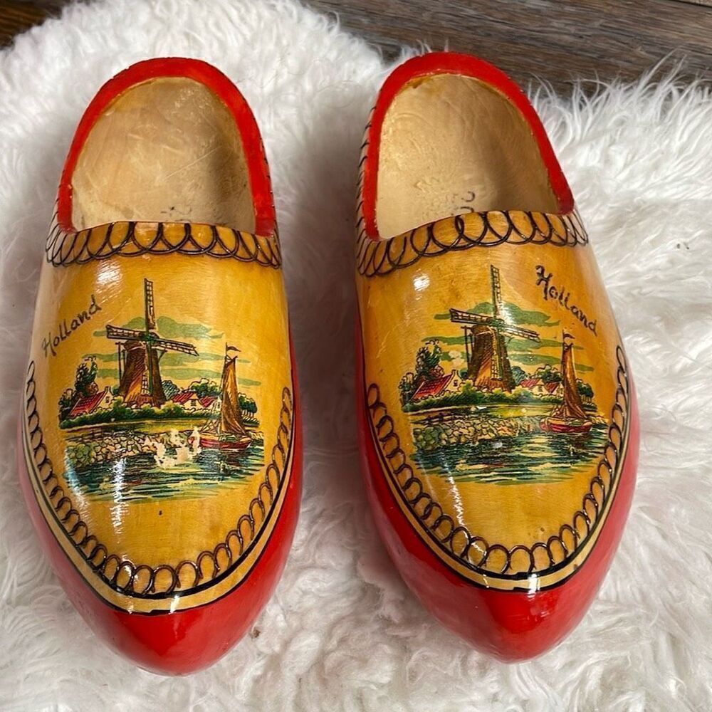 Wooden Holland Handcarved Shoes Home Decor Red and Tan Windmills READ